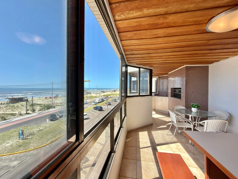 APARTAMENTO À VENDA BEIRA MAR / PRAÇA DO FAROL: 3ª foto da galeria de imagens do imóvel
