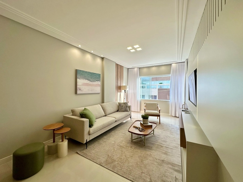 APARTAMENTO JUNTO À BEIRA MAR  PÉ NA AREIA: 1ª foto da galeria de imagens do imóvel