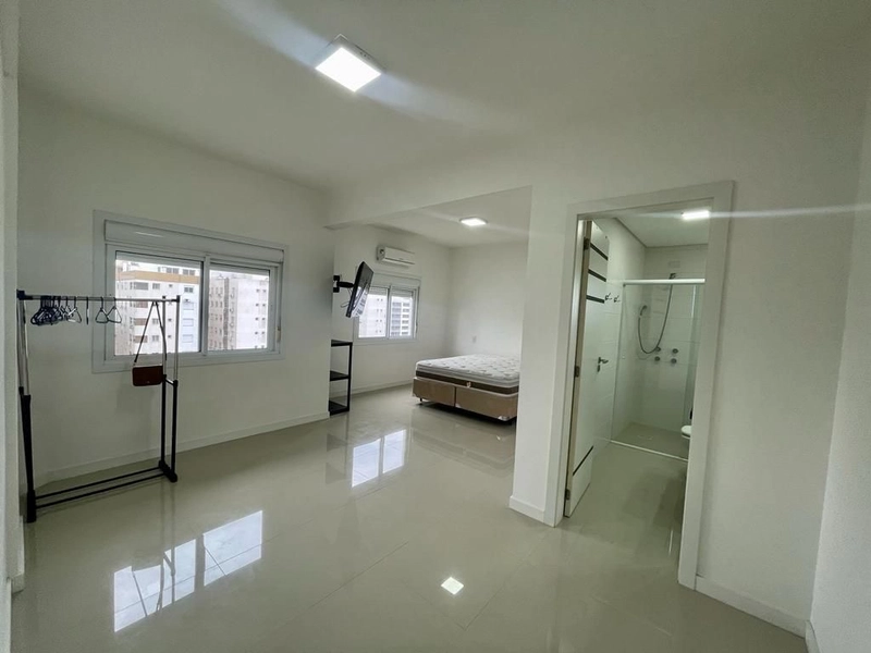 Apartamento Amplo de 3 Dormitórios com 208 m²: 27ª foto da galeria de imagens do imóvel
