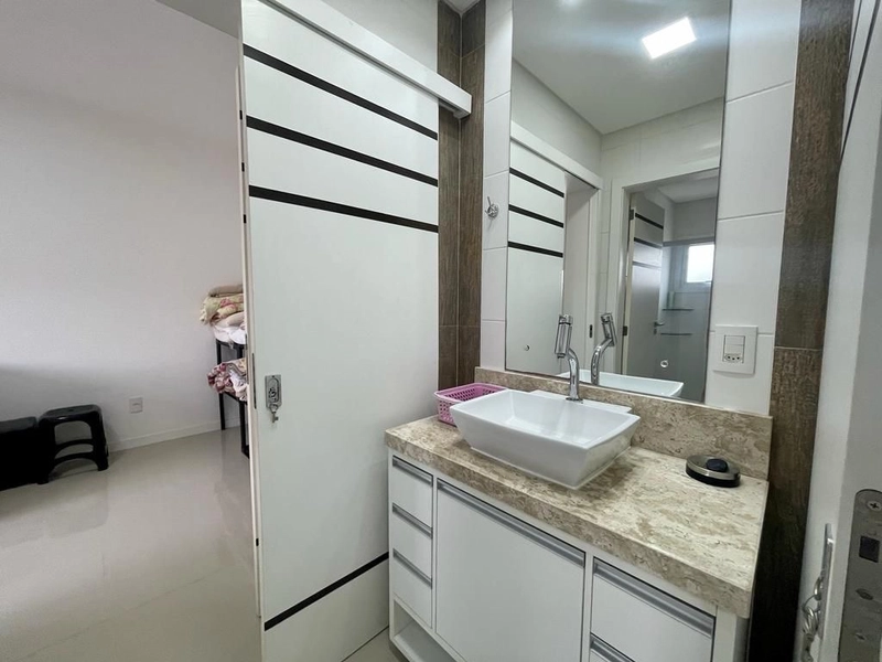 Apartamento Amplo de 3 Dormitórios com 208 m²: 21ª foto da galeria de imagens do imóvel