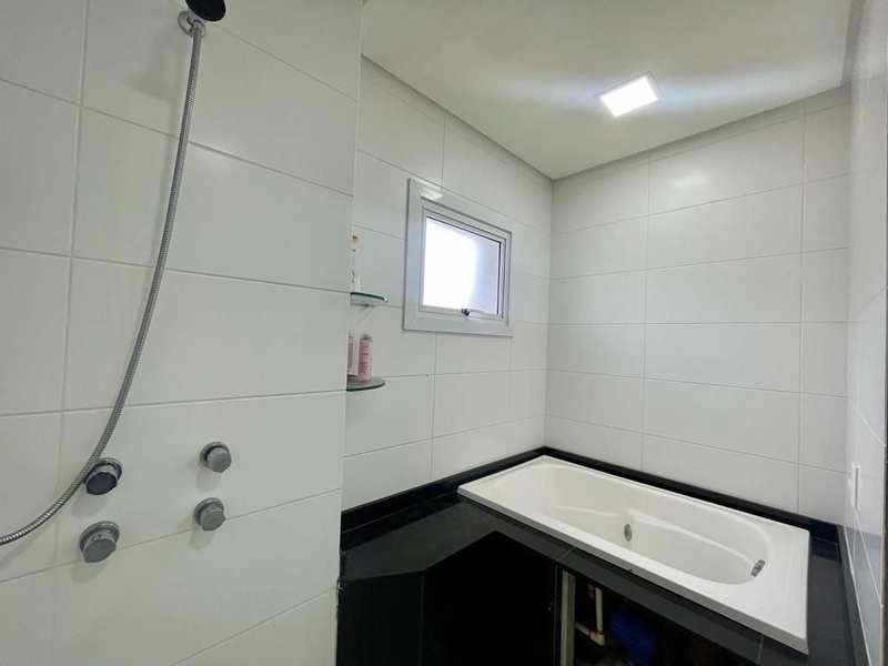 Apartamento Amplo de 3 Dormitórios com 208 m²: 28ª foto da galeria de imagens do imóvel