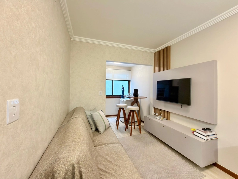 APARTAMENTO À VENDA! PÉ NA AREIA, BEM LOCALIZADO À BEIRA MAR: 1ª foto da galeria de imagens do imóvel