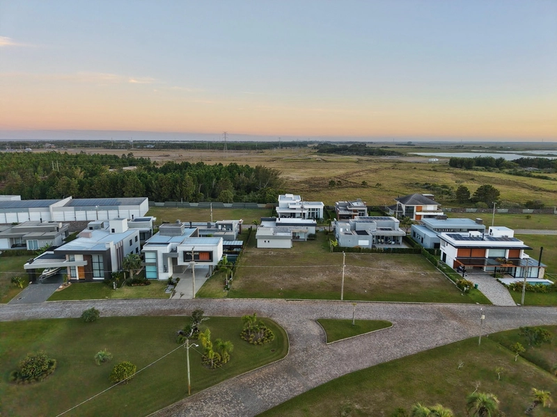 TERRENO À VENDA NO COND. NÁUTICO LAGOA DO PASSO: 4ª foto da galeria de imagens do imóvel