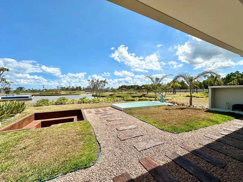 SOBRADO NEOCLÁSSICO  À VENDA A BEIRA LAGO  COM VISTA INCRÍVEL E JUNTO: 22ª foto da galeria de imagens do imóvel