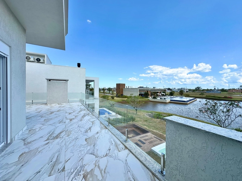 SOBRADO NEOCLÁSSICO  À VENDA A BEIRA LAGO  COM VISTA INCRÍVEL E JUNTO: 23ª foto da galeria de imagens do imóvel