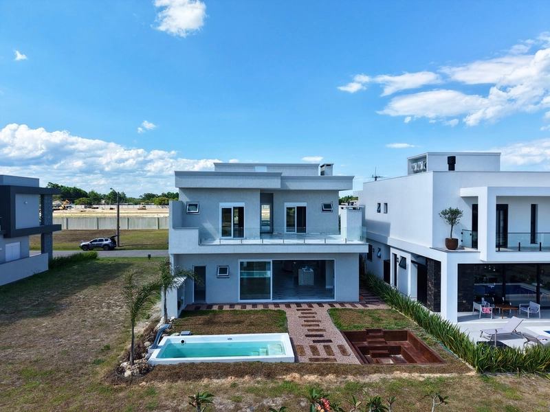 SOBRADO NEOCLÁSSICO  À VENDA A BEIRA LAGO  COM VISTA INCRÍVEL E JUNTO: 2ª foto da galeria de imagens do imóvel