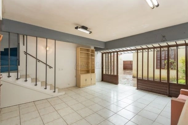Casa/Sobrado, 04 dormitórios, suíte, 04 vagas, Petrópolis, POA: 31ª foto da galeria de imagens do imóvel