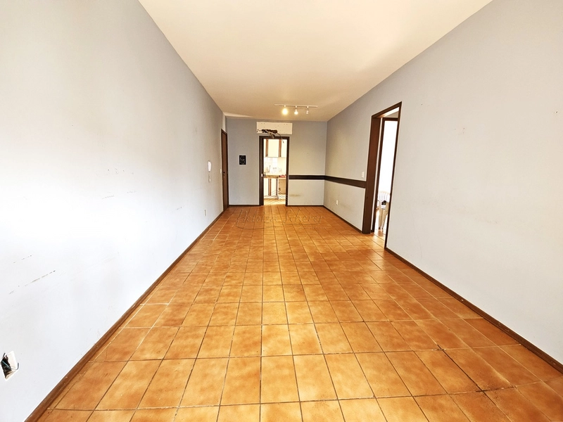 Apartamento 02 dormitórios, suíte + dep. empregada, Capão da Canoa, RS: 2ª foto da galeria de imagens do imóvel