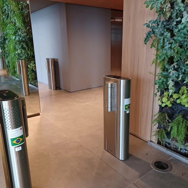 Sala Comercial com vista deslumbrante. Pontal Zona Sul de Porto Alegre: 2ª foto da galeria de imagens do imóvel