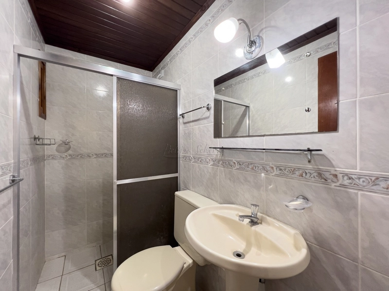 Cobertura duplex, 02 quartos, suite, 01 vaga, Capão da Canoa, RS: 17ª foto da galeria de imagens do imóvel