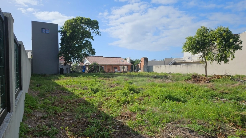 Terrenos à venda próximo ao Hotel Araçá, Capão da Canoa.: 2ª foto da galeria de imagens do imóvel