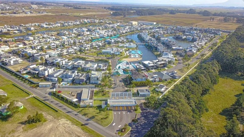 Lote/Terreno à venda no condomínio Malibu Beach Residence: 1ª foto da galeria de imagens do imóvel