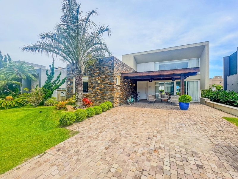 Casa a venda no condomínio ventura : 2ª foto da galeria de imagens do imóvel