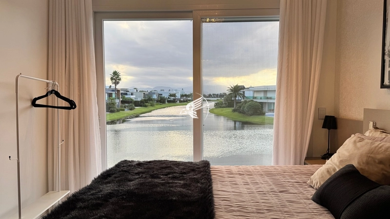 Sobrado beira lago à venda no condomínio Enseada Lagos em Xagri-Lá: 42ª foto da galeria de imagens do imóvel