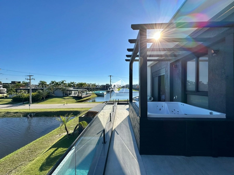 Casa Beira Lago à venda no Condomínio Sunset: 2ª foto da galeria de imagens do imóvel