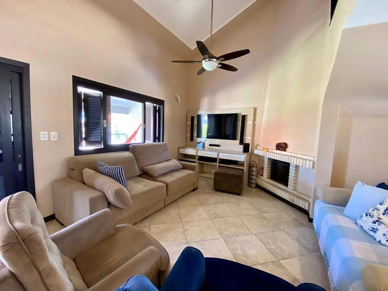 Casa à venda no Centro de Xangri-Lá: 8ª foto da galeria de imagens do imóvel