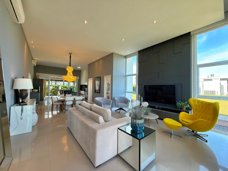 CASA EM CONDOMÍNIO À VENDA: 3ª foto da galeria de imagens do imóvel