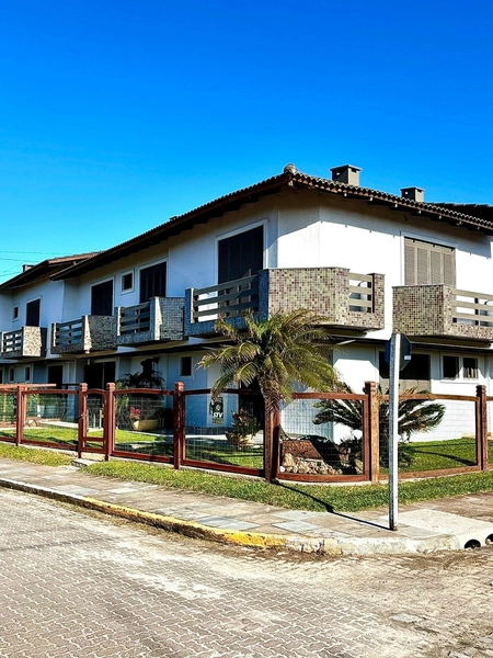 Duplex à venda no Centro de Xangri-Lá: 1ª foto da galeria de imagens do imóvel