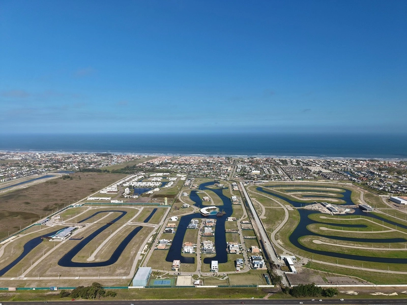 Lote/Terreno beira lago no condomínio Zen Concept Resort : 2ª foto da galeria de imagens do imóvel