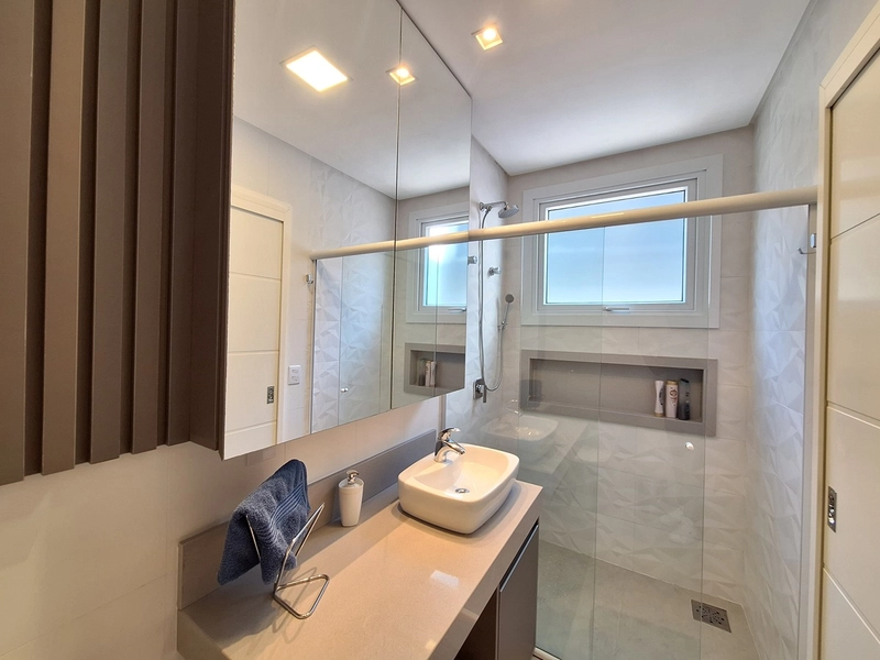 Casa térrea beira lago no condomínio Riviera em Xangri-Lá: 50ª foto da galeria de imagens do imóvel