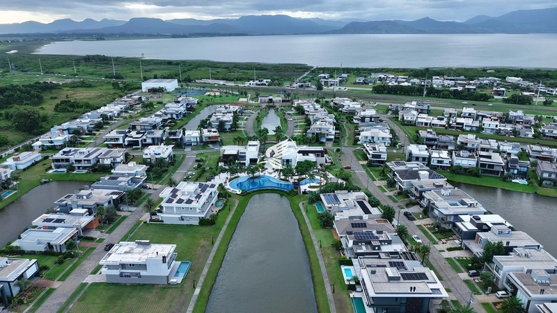 Lote/Terreno beira lago à venda no condomínio Capão Ilhas Resort: 3ª foto da galeria de imagens do imóvel