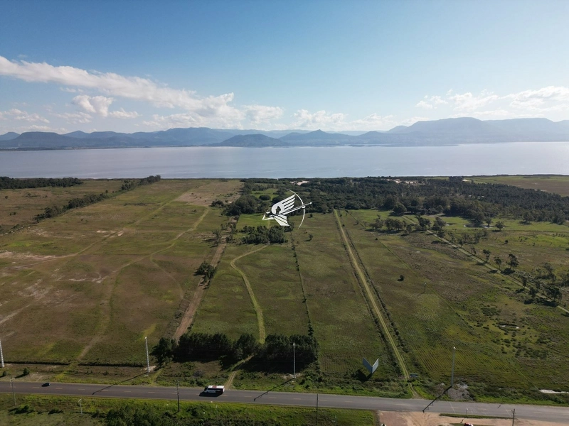 Lote/Terreno Beira Lago à venda no condomínio Viz Home Lake: 3ª foto da galeria de imagens do imóvel