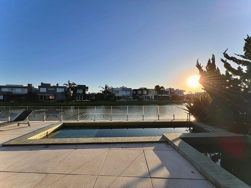 Casa Beira Lago à venda no condomínio Enseada Lagos - Xangri-Lá: 14ª foto da galeria de imagens do imóvel