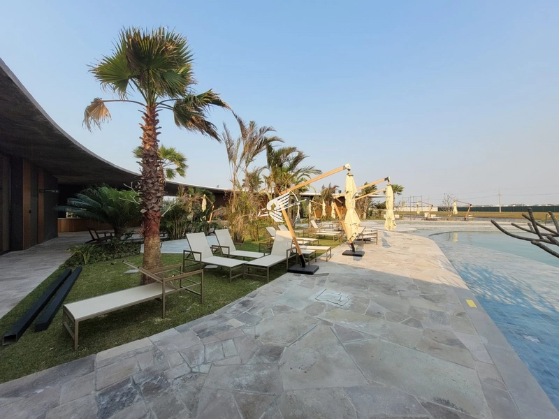 Lote/Terreno beira lago à venda no condomínio Zen Concept Resort: 3ª foto da galeria de imagens do imóvel