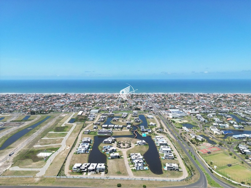 Lote/Terreno beira lago à venda no condomínio Sense em Xangri-Lá: 3ª foto da galeria de imagens do imóvel