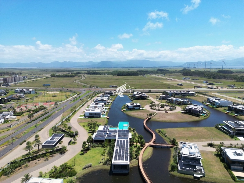 Lote/Terreno beira lago à venda no condomínio Sense em Xangri-Lá: 2ª foto da galeria de imagens do imóvel