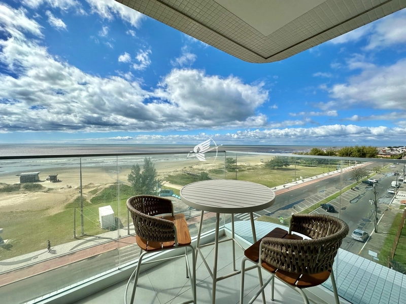 Apartamento com vista para o mar à venda em Capão da Canoa: 1ª foto da galeria de imagens do imóvel