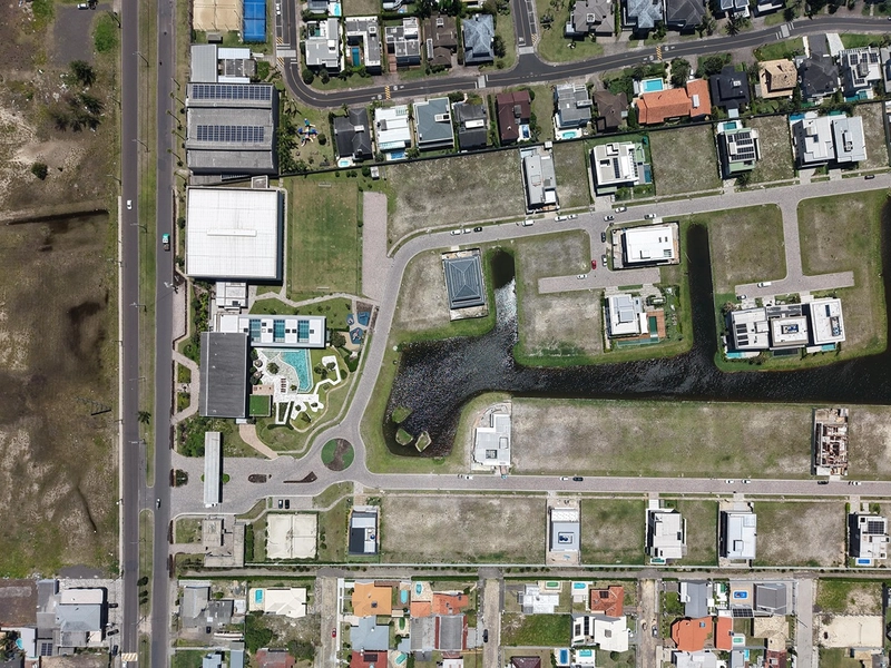 Lote/Terreno beira lago no condomínio Los Cobos em Xangri-Lá: 21ª foto da galeria de imagens do imóvel