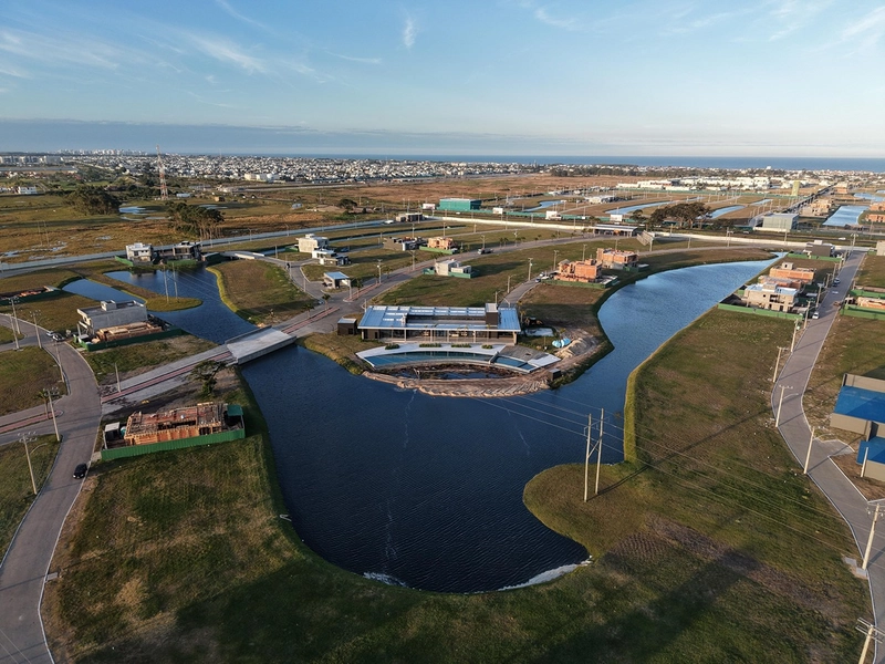 Lote/Terreno à venda no condomínio Allure Beach Condo: 2ª foto da galeria de imagens do imóvel