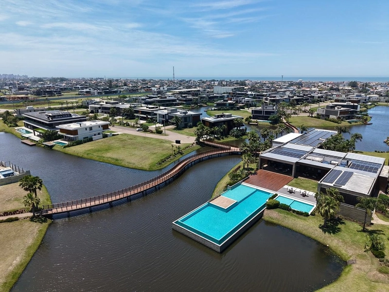 Sobrado à venda no Condomínio Sense em Xangri-Lá: 2ª foto da galeria de imagens do imóvel