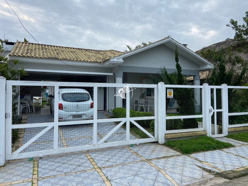 Casa à venda no Centro de Xangri-Lá: 3ª foto da galeria de imagens do imóvel