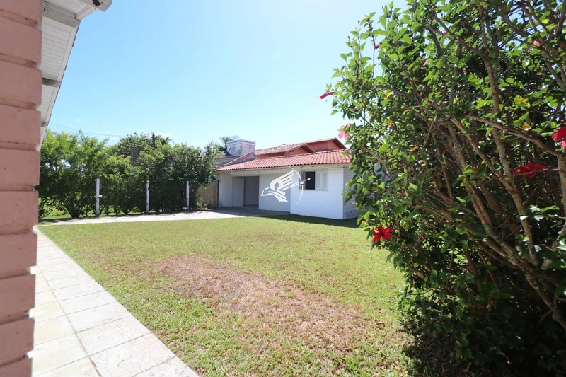 Casa à venda em Atlântida: 2ª foto da galeria de imagens do imóvel