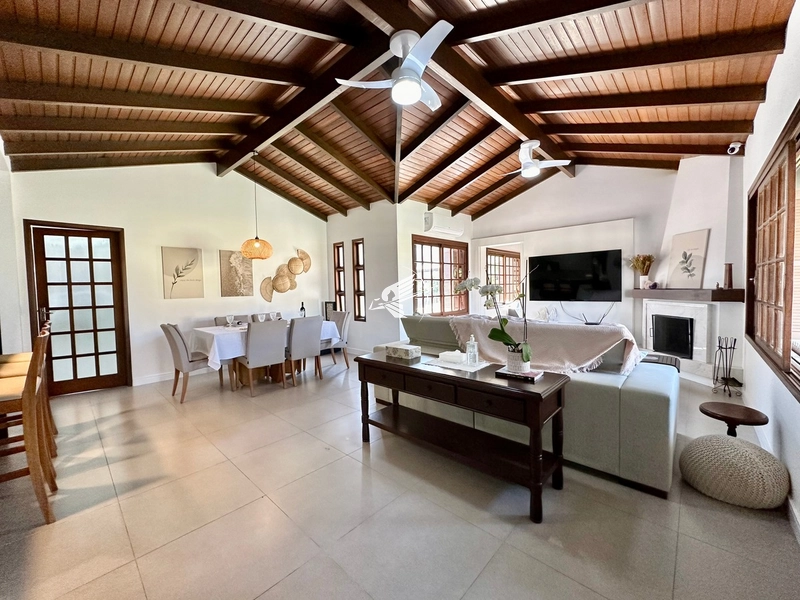 Casa à venda no Centro de Xangri-Lá: 3ª foto da galeria de imagens do imóvel