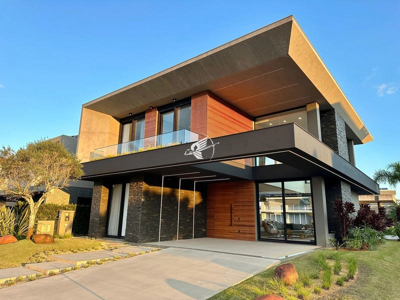 Casa Beira Lago à venda no condomínio Malibu Beach Residence: 1ª foto da galeria de imagens do imóvel