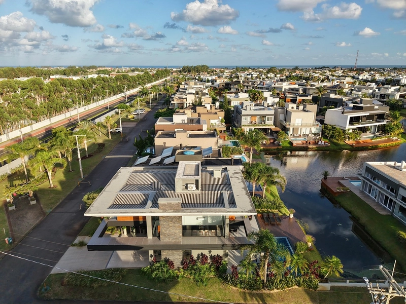 Casa Beira Lago à venda no condomínio Malibu Beach Residence: 45ª foto da galeria de imagens do imóvel