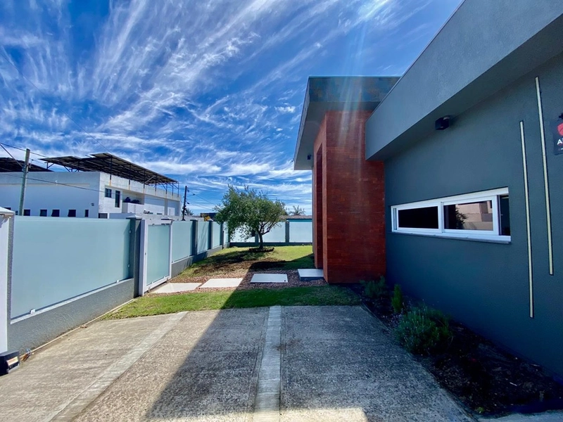 Casa de esquina a venda : 7ª foto da galeria de imagens do imóvel