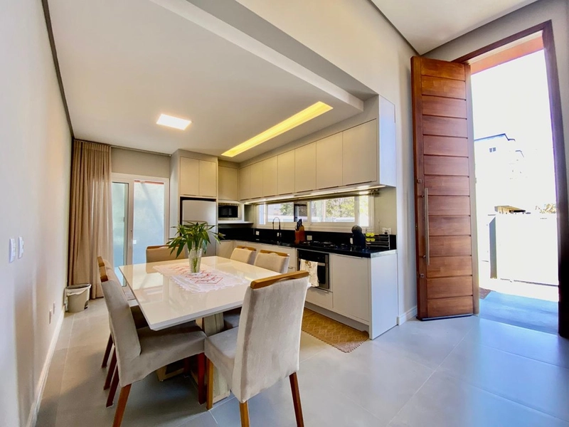 Casa de esquina a venda : 23ª foto da galeria de imagens do imóvel