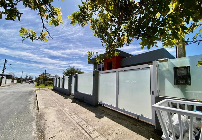 Casa de esquina a venda : 6ª foto da galeria de imagens do imóvel