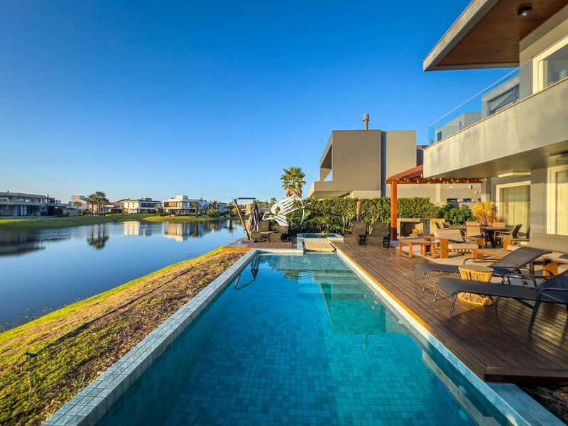 Casa beira lago à venda no condomínio Celebration em Xangri-Lá: 27ª foto da galeria de imagens do imóvel