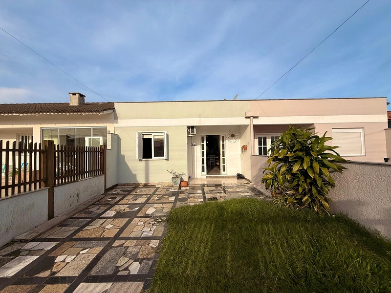 Casa à venda no Centro de Xangri-Lá: 1ª foto da galeria de imagens do imóvel