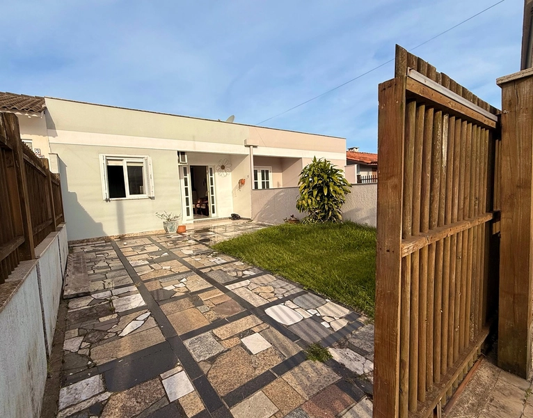 Casa à venda no Centro de Xangri-Lá: 2ª foto da galeria de imagens do imóvel