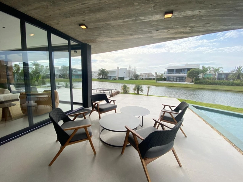 Sobrado beira lago à venda no condomínio Enseada Lagos : 44ª foto da galeria de imagens do imóvel