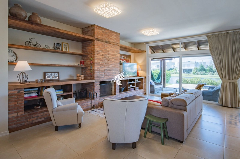 Casa à venda no condomínio Ventura Club em Xangri-Lá: 1ª foto da galeria de imagens do imóvel