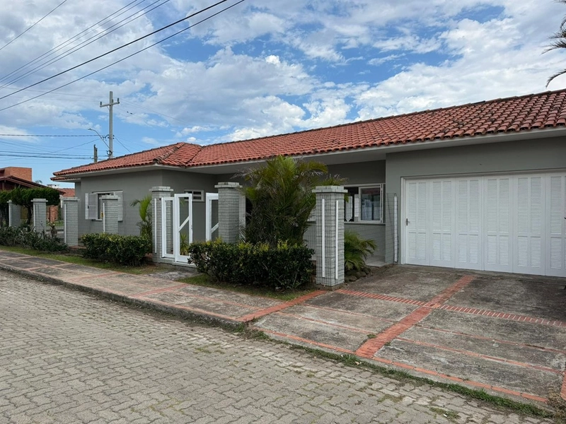 Casa térrea à venda no Centro de Xangri-Lá: 3ª foto da galeria de imagens do imóvel