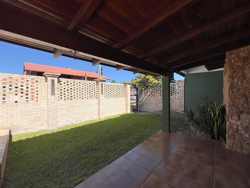 Casa à venda no Centro de Xangri-Lá: 2ª foto da galeria de imagens do imóvel