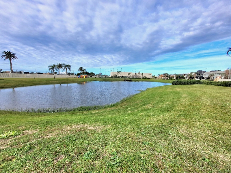 Lote/Terreno beira lago no condomínio Enseada Lagos : 38ª foto da galeria de imagens do imóvel